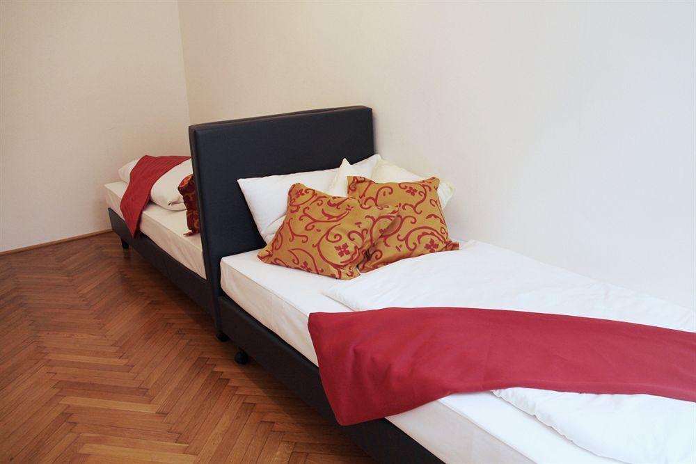 Checkvienna - Edelhof Apartments المظهر الخارجي الصورة