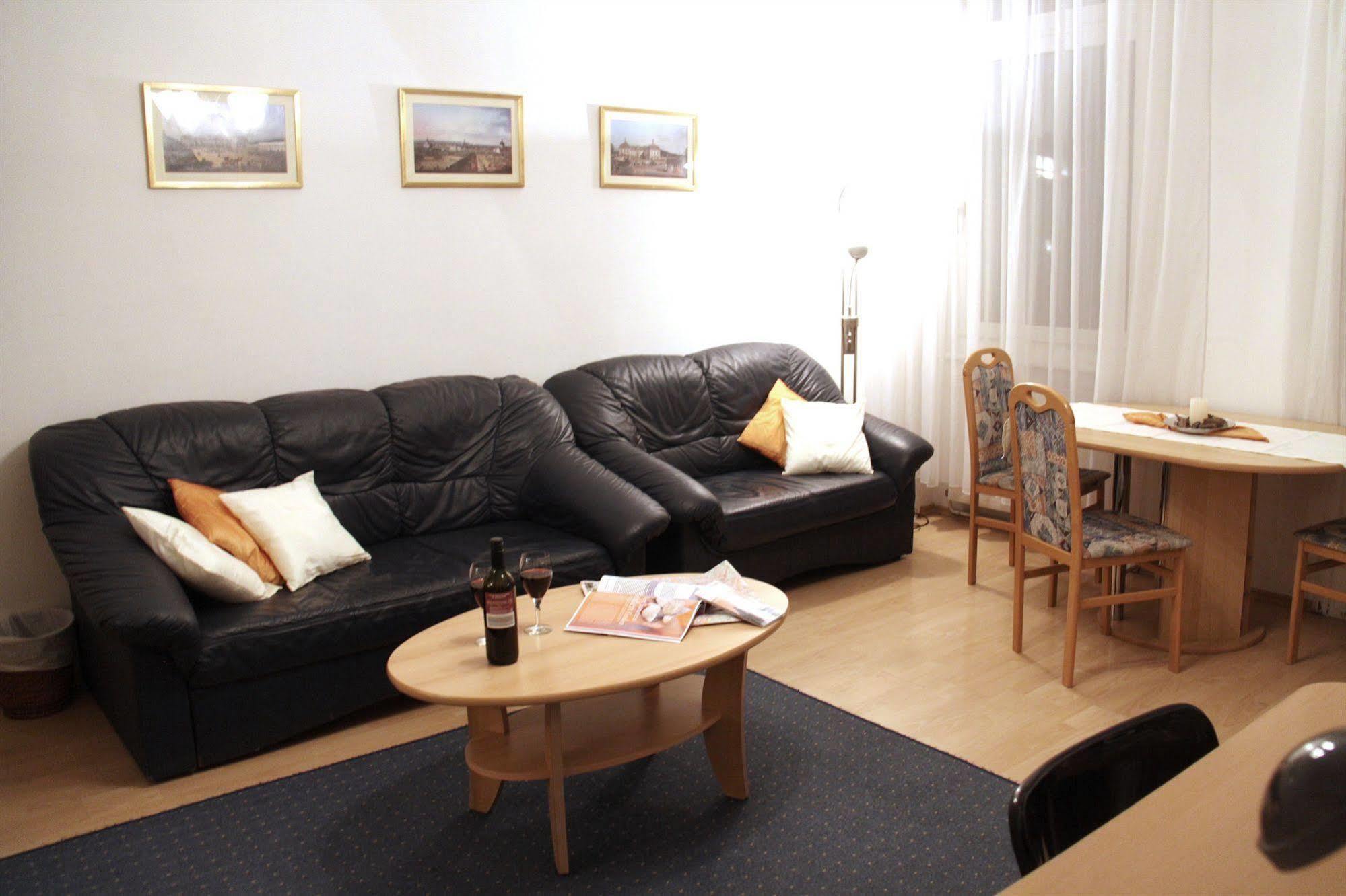 Checkvienna - Edelhof Apartments المظهر الخارجي الصورة