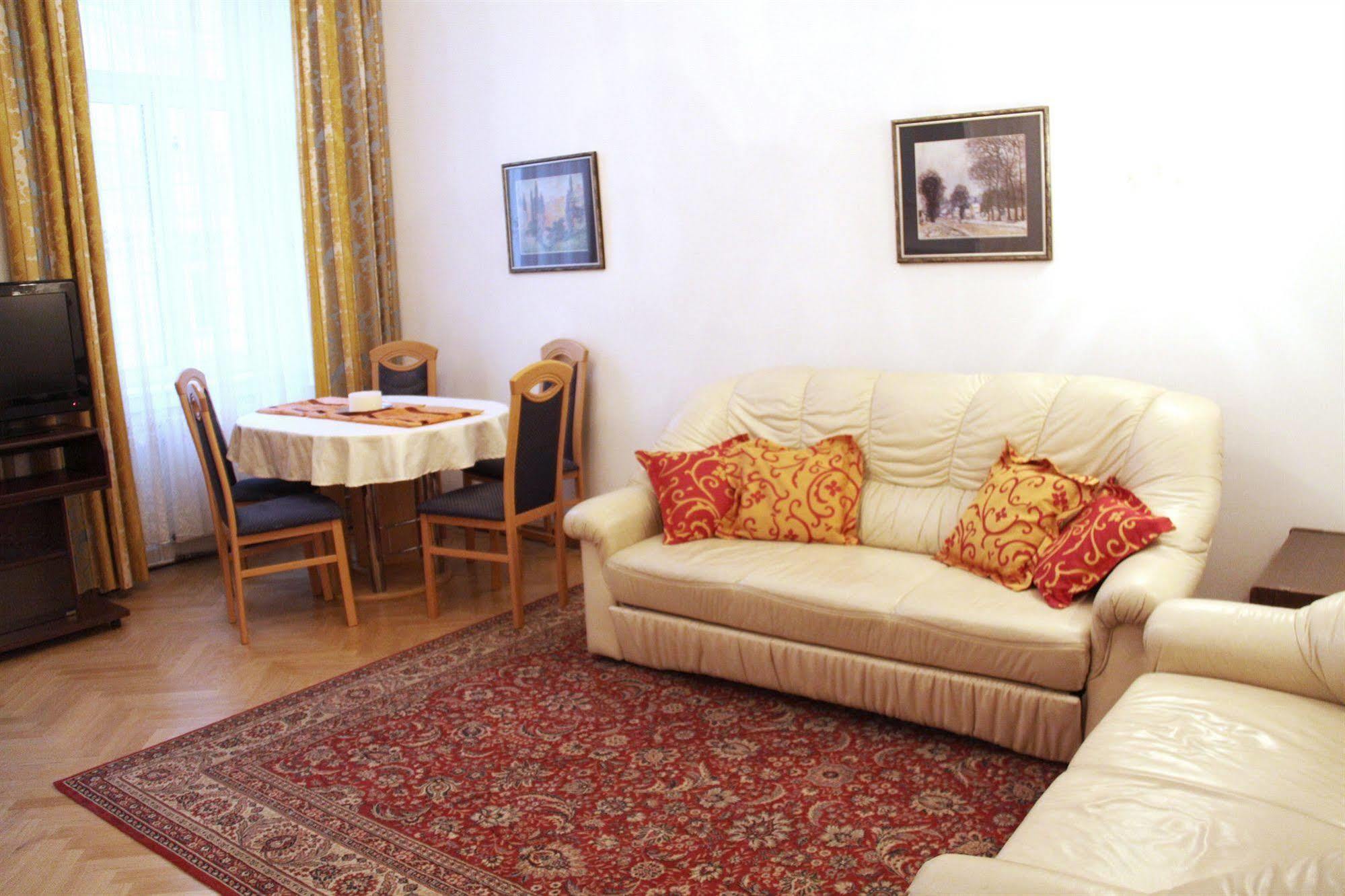 Checkvienna - Edelhof Apartments المظهر الخارجي الصورة
